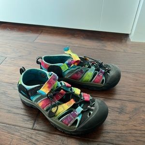 Keen hiking water shoes Kids 4